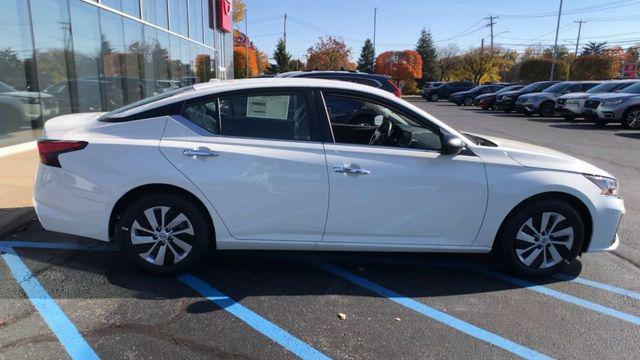 new 2025 Nissan Altima car, priced at $27,350