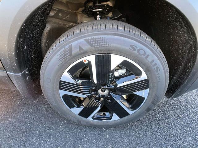 new 2025 Nissan Kicks car, priced at $27,180