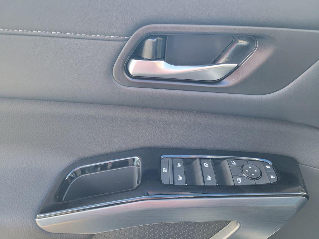 new 2025 Nissan Pathfinder car, priced at $38,865