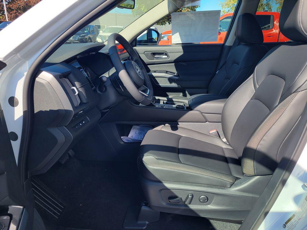 new 2025 Nissan Pathfinder car, priced at $38,865