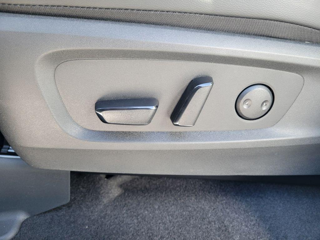 new 2025 Nissan Pathfinder car, priced at $38,865