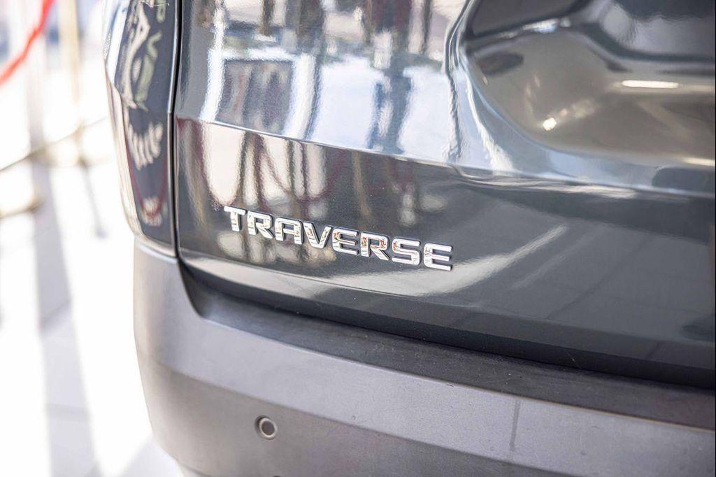 used 2020 Chevrolet Traverse car, priced at $22,157