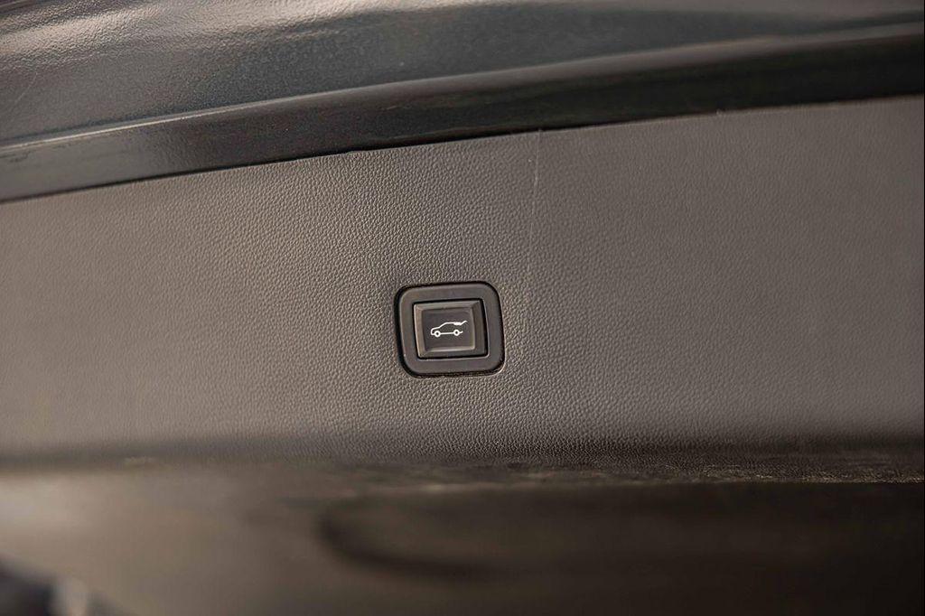 used 2020 Chevrolet Traverse car, priced at $22,157