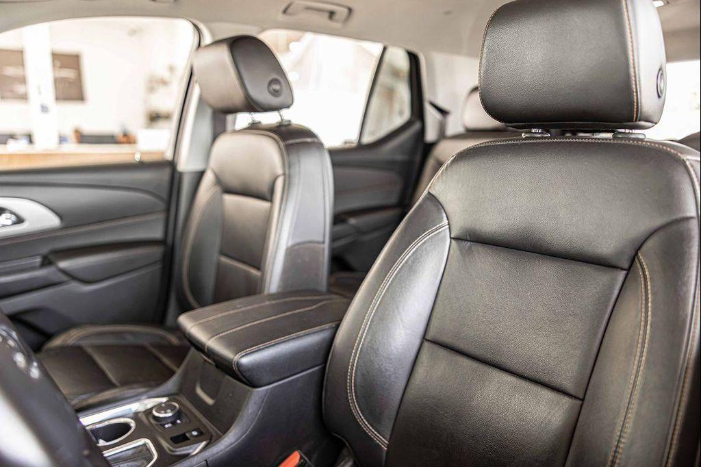 used 2020 Chevrolet Traverse car, priced at $22,157