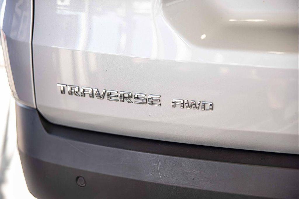 used 2021 Chevrolet Traverse car, priced at $22,239