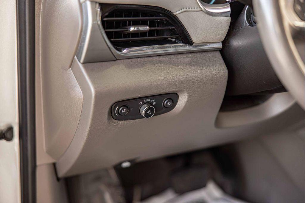 used 2021 Chevrolet Traverse car, priced at $22,239