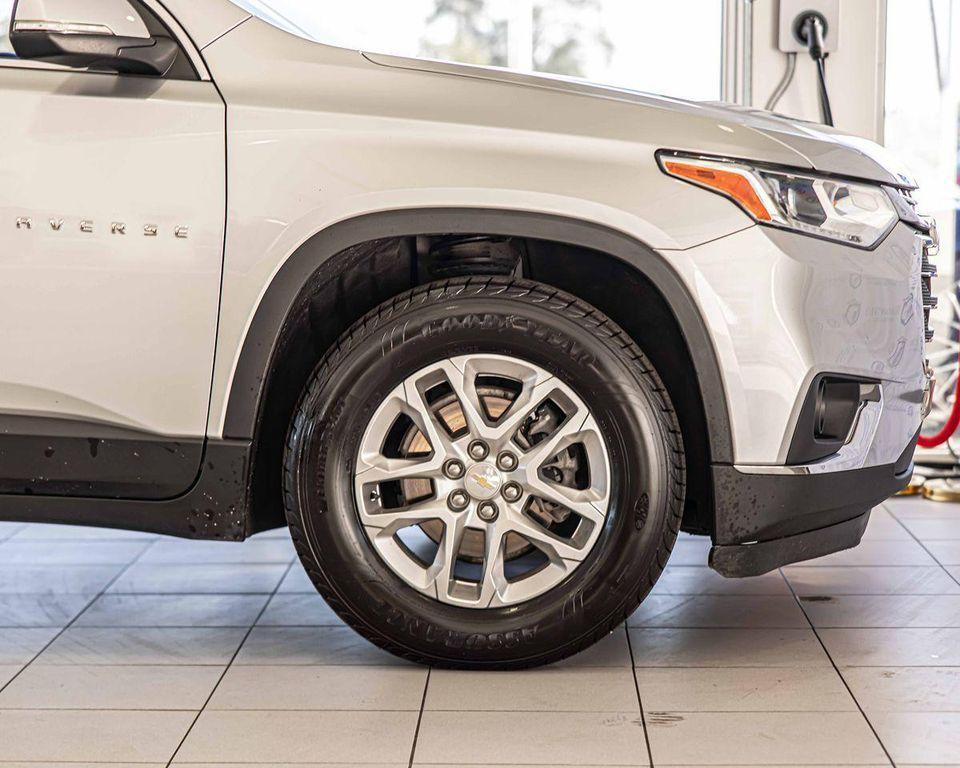 used 2021 Chevrolet Traverse car, priced at $22,239