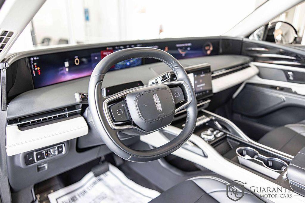 used 2025 Lincoln Nautilus car, priced at $47,303