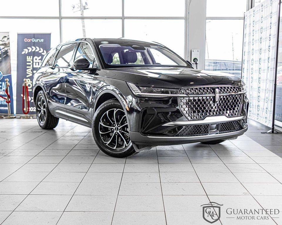 used 2025 Lincoln Nautilus car, priced at $47,303