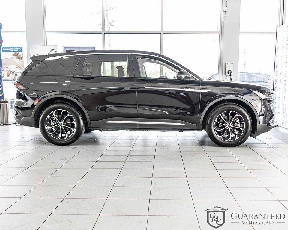 used 2025 Lincoln Nautilus car, priced at $47,303