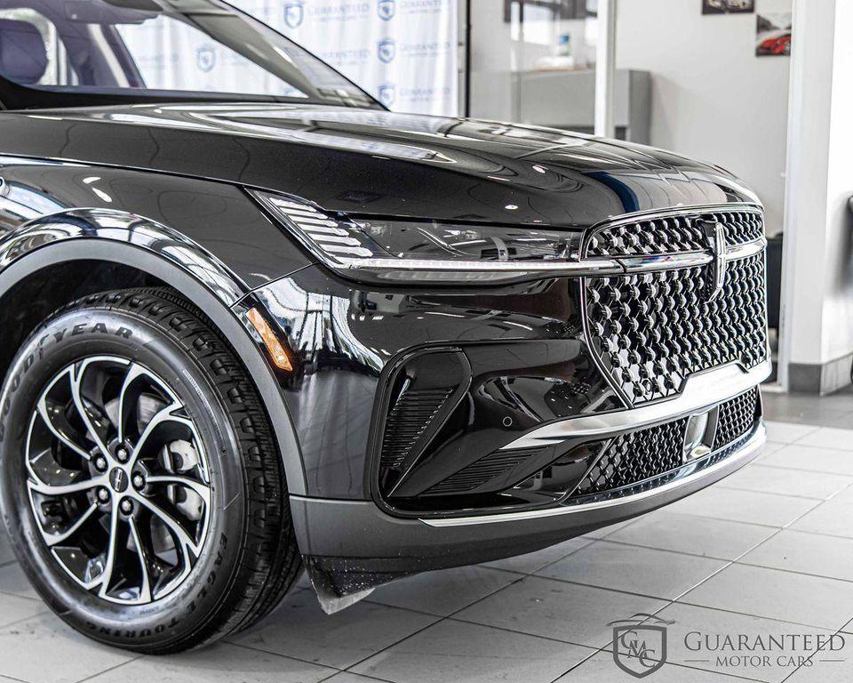 used 2025 Lincoln Nautilus car, priced at $47,303