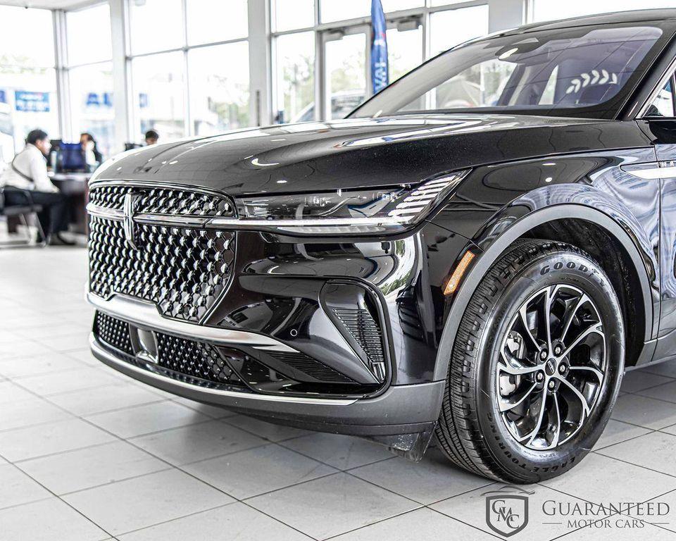 used 2025 Lincoln Nautilus car, priced at $47,303