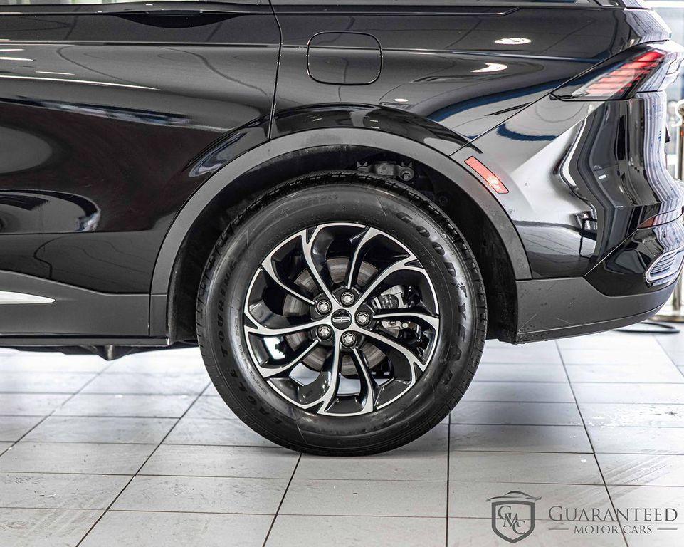 used 2025 Lincoln Nautilus car, priced at $47,303