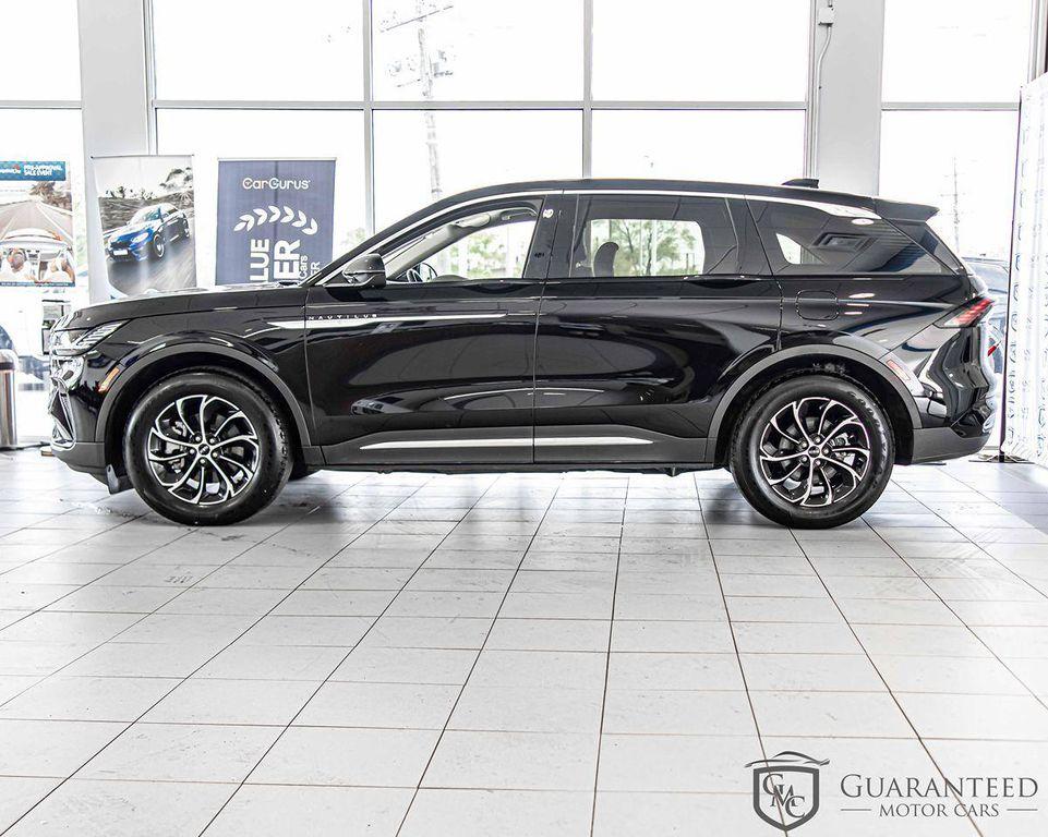 used 2025 Lincoln Nautilus car, priced at $47,303