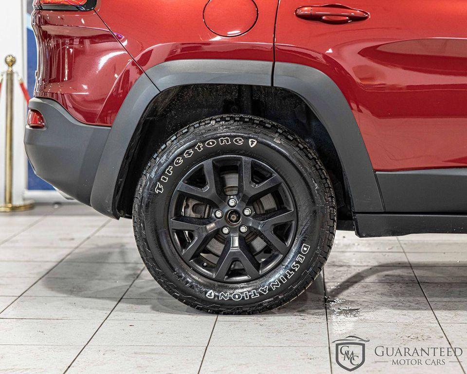 used 2015 Jeep Cherokee car, priced at $10,646