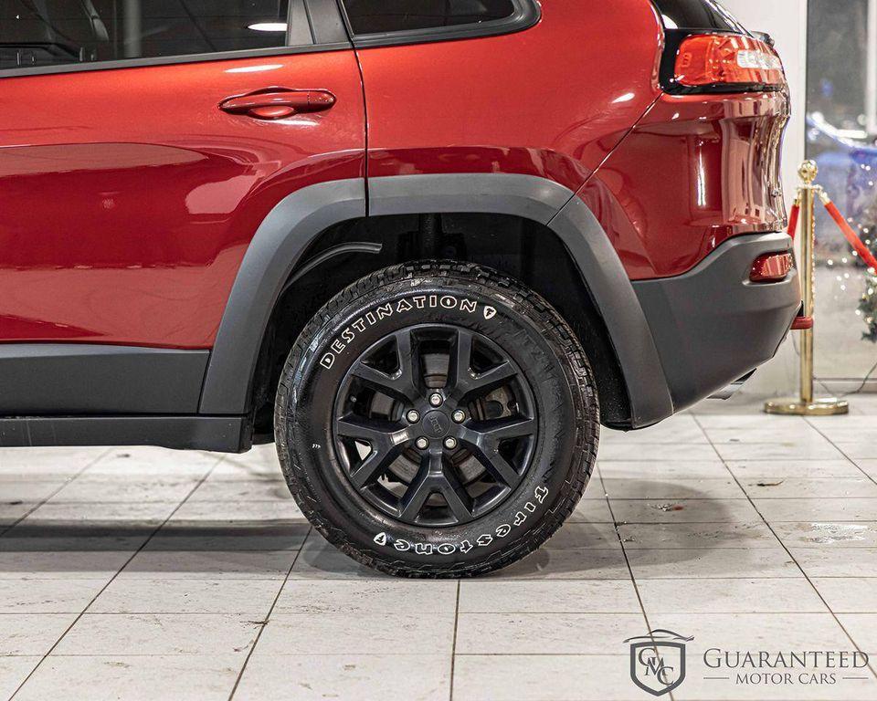 used 2015 Jeep Cherokee car, priced at $10,646
