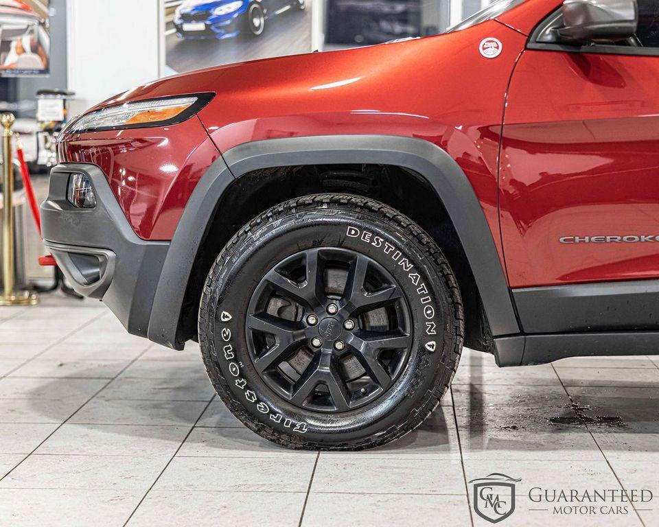 used 2015 Jeep Cherokee car, priced at $10,646