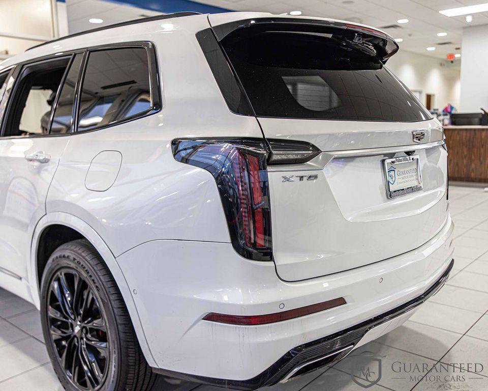 used 2022 Cadillac XT6 car, priced at $32,324