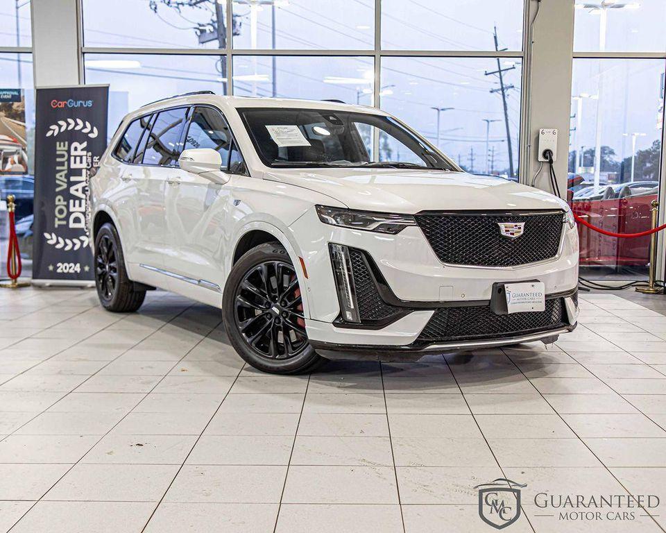 used 2022 Cadillac XT6 car, priced at $32,324