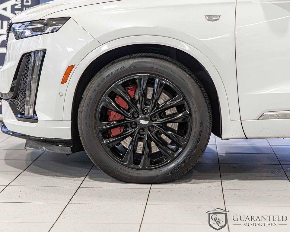 used 2022 Cadillac XT6 car, priced at $32,324