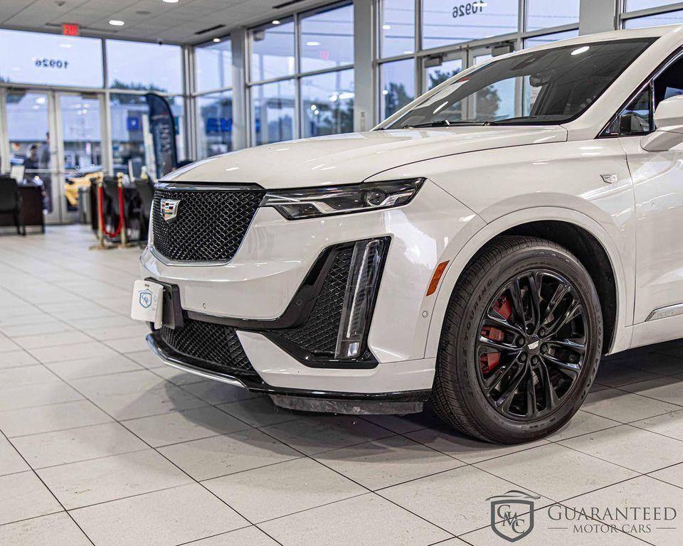 used 2022 Cadillac XT6 car, priced at $32,324