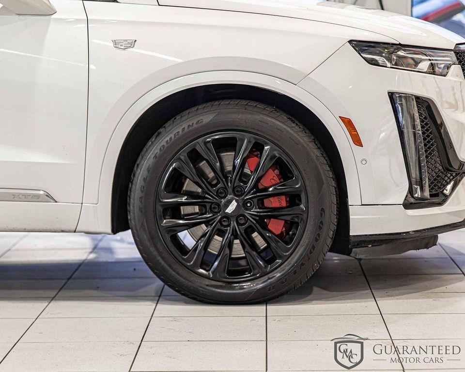 used 2022 Cadillac XT6 car, priced at $32,324