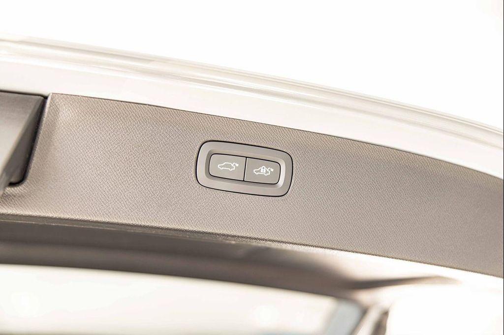 used 2025 Volvo XC90 car, priced at $54,900