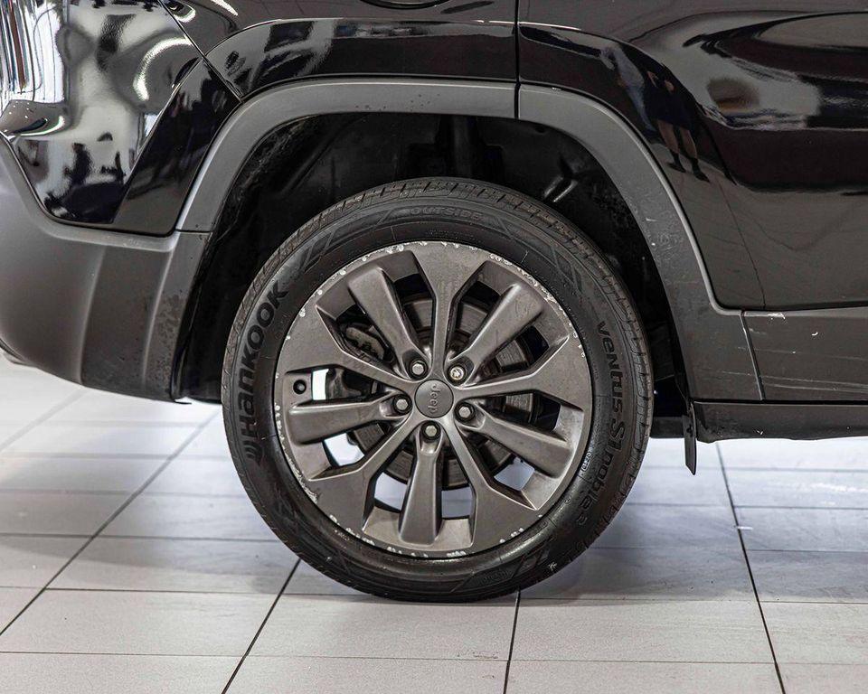 used 2021 Jeep Cherokee car, priced at $20,882