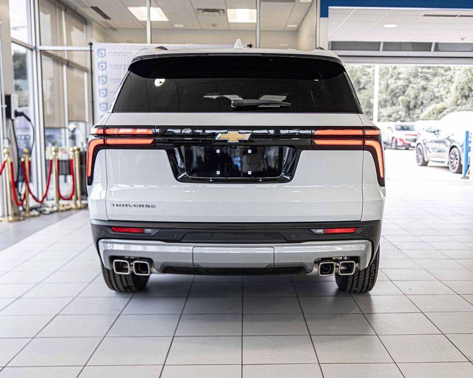 used 2025 Chevrolet Traverse car, priced at $38,508