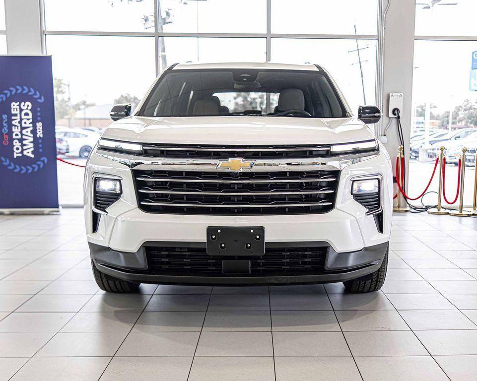 used 2025 Chevrolet Traverse car, priced at $38,508