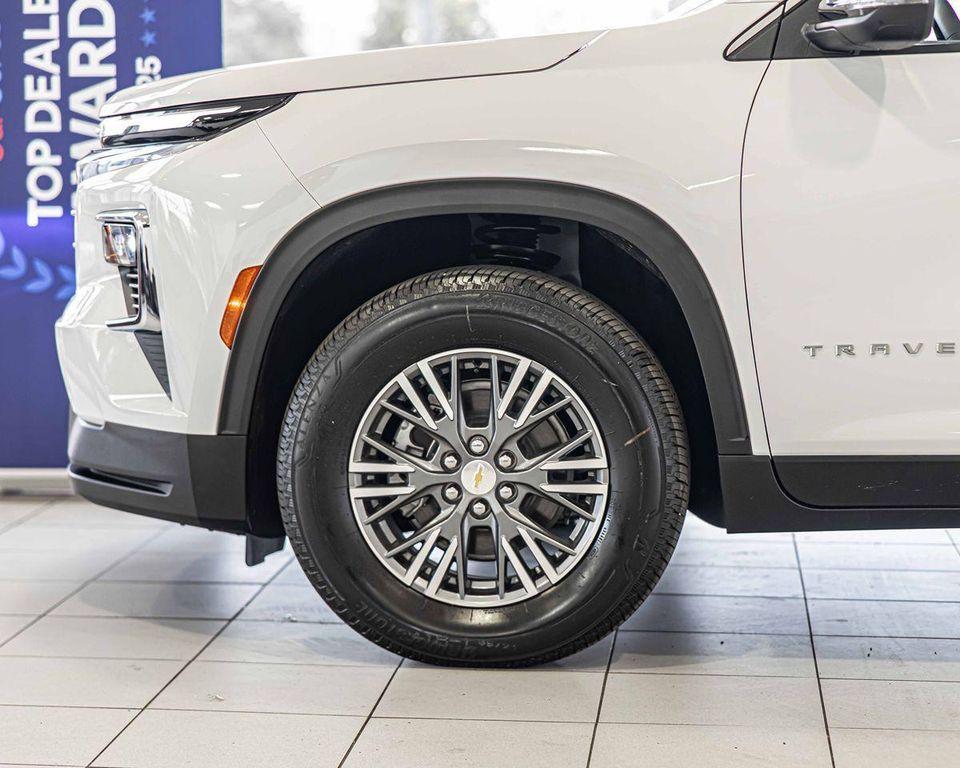 used 2025 Chevrolet Traverse car, priced at $38,508