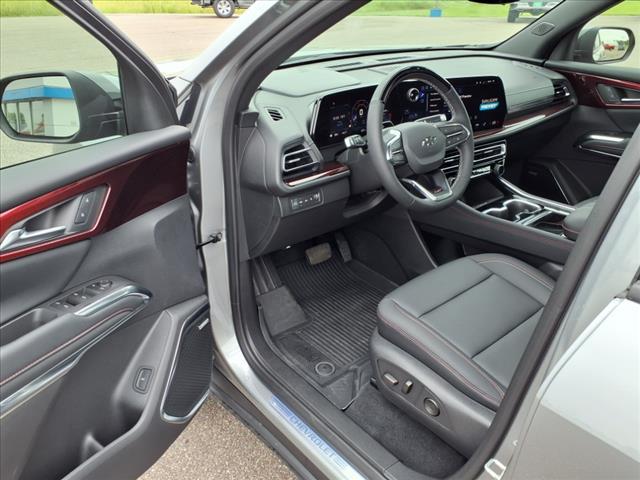 used 2025 Chevrolet Traverse car, priced at $50,995