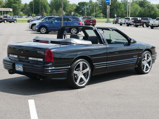 used 1992 Oldsmobile Cutlass Supreme car, priced at $11,995