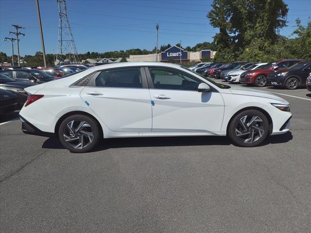 new 2025 Hyundai Elantra car, priced at $27,690