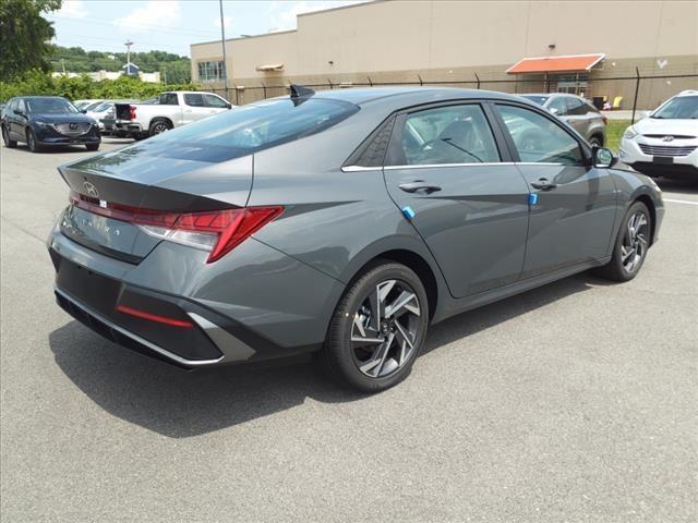 new 2024 Hyundai Elantra car, priced at $27,045