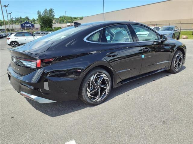 new 2024 Hyundai Sonata car, priced at $32,255