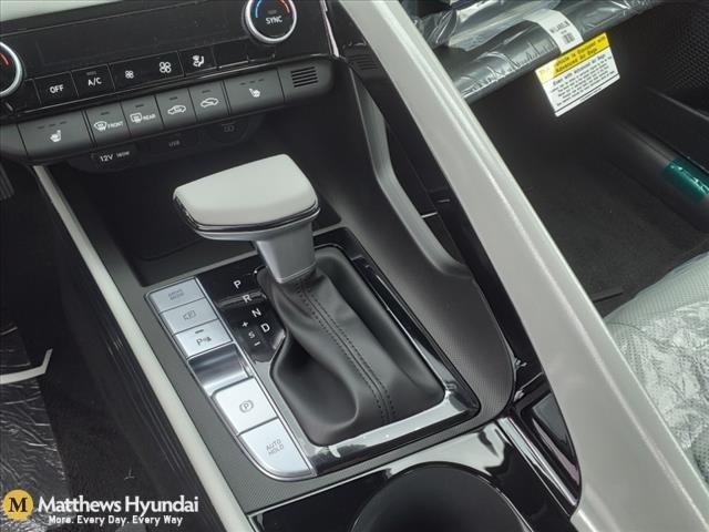 new 2024 Hyundai Elantra car, priced at $28,765