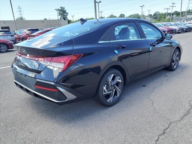 new 2024 Hyundai Elantra car, priced at $27,040