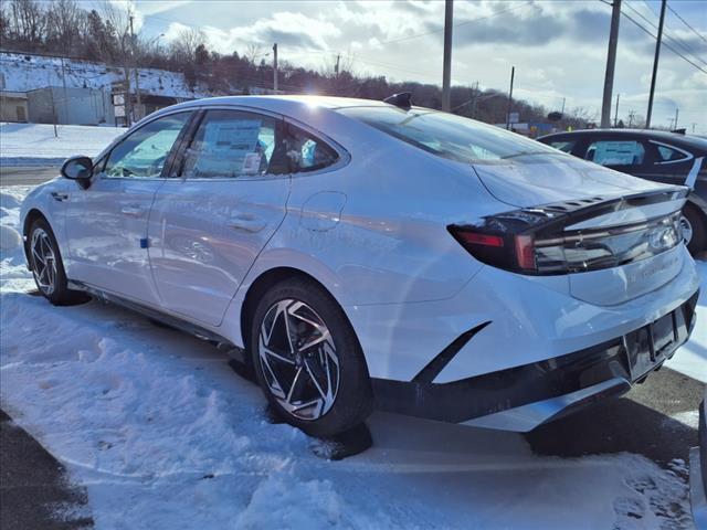 new 2025 Hyundai Sonata Hybrid car, priced at $33,170