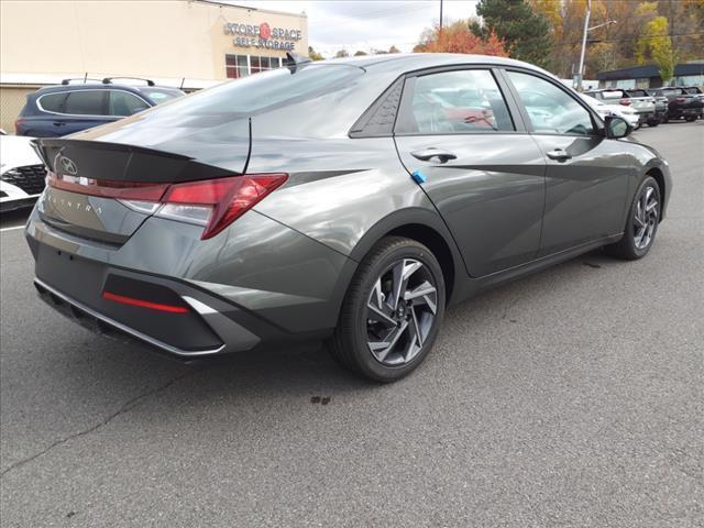 new 2025 Hyundai Elantra car, priced at $24,665