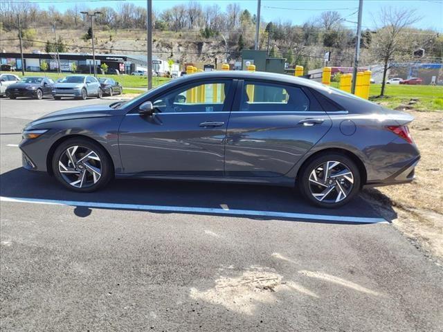 new 2024 Hyundai Elantra car, priced at $27,025