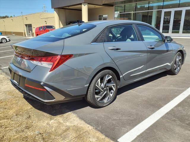 new 2024 Hyundai Elantra car, priced at $27,025