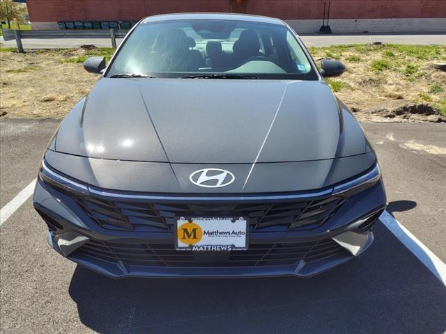 new 2024 Hyundai Elantra car, priced at $27,025