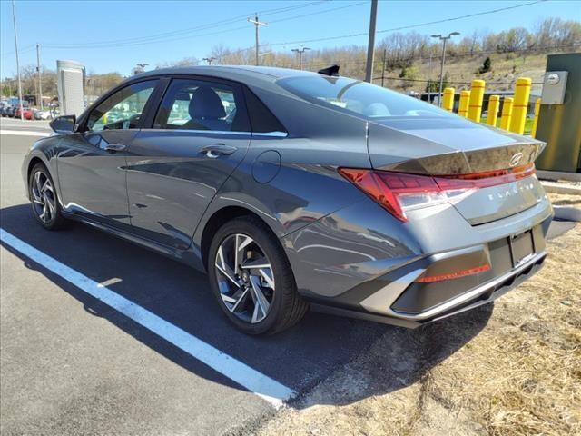 new 2024 Hyundai Elantra car, priced at $27,025