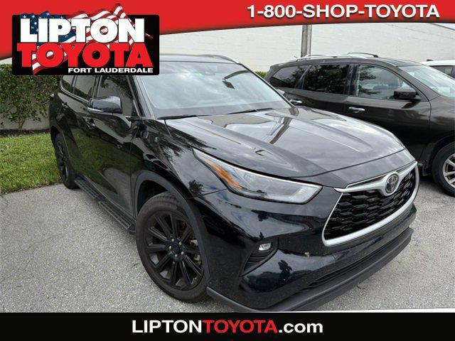 used 2022 Toyota Highlander car, priced at $27,989