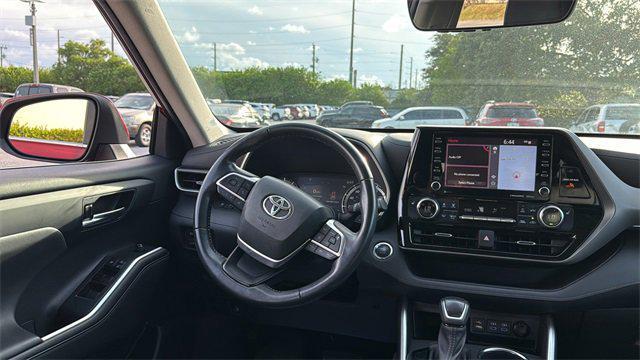 used 2022 Toyota Highlander car, priced at $33,187