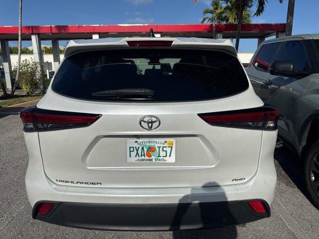 new 2022 Toyota Highlander car, priced at $39,993