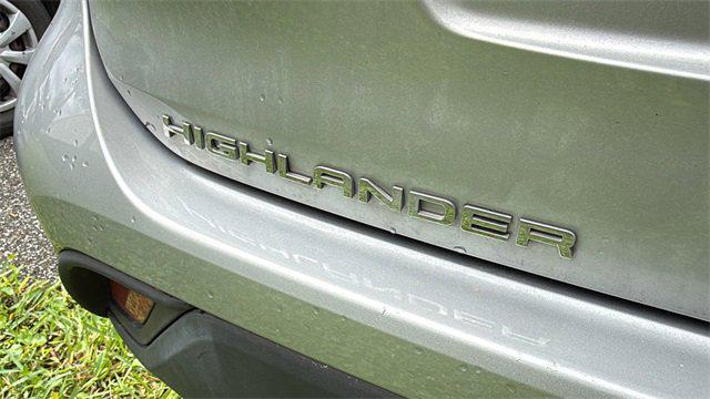 used 2021 Toyota Highlander car, priced at $23,148