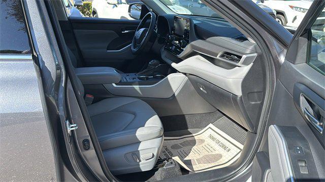 used 2022 Toyota Highlander car, priced at $31,580