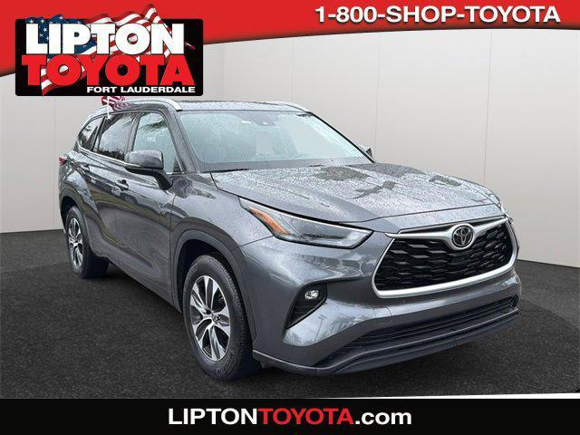 used 2022 Toyota Highlander car, priced at $30,459